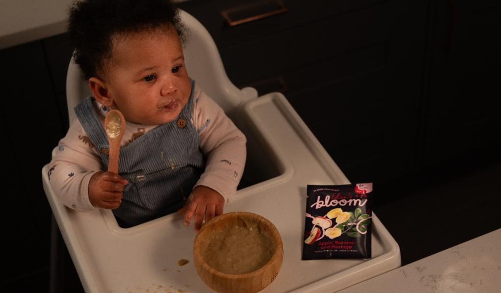 picture of a Baby weaning with Bloom food pouches