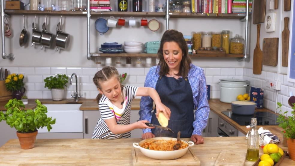 Picture of a mum cooking with her daughter