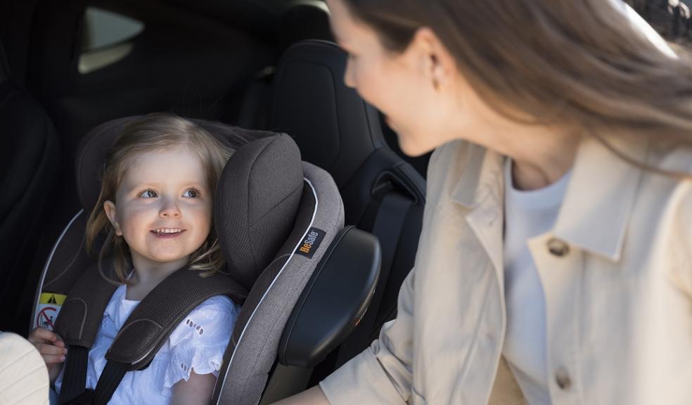 Picture of BeSafe iZi turn isize car seat with a child in