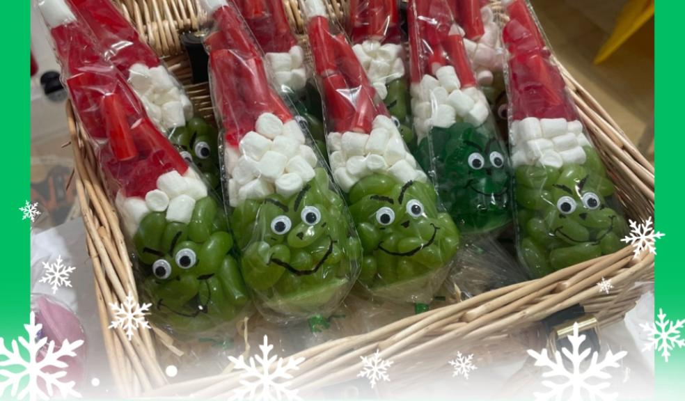 picture of Grinch themed sweet cones