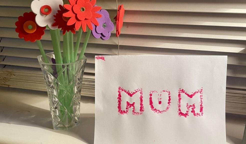 picture of Mothers day painting activity