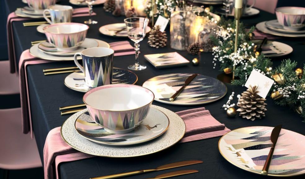 picture of a Navy and pink Christmas table decor