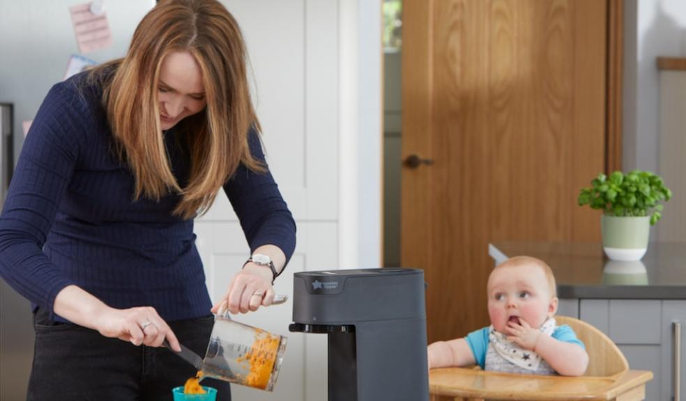 picture of mum using the Tommy Tippee Quick-Cook Baby Food Maker