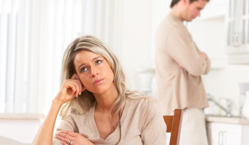 picture of arguing couple with their backs to eachother