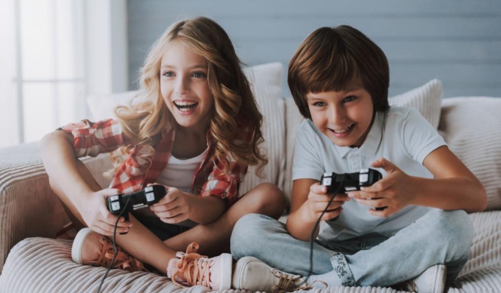 picture of boy and girl gaming
