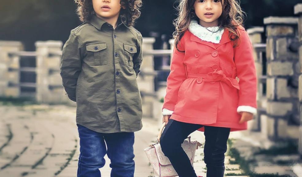 picture of a toddler boy and girl