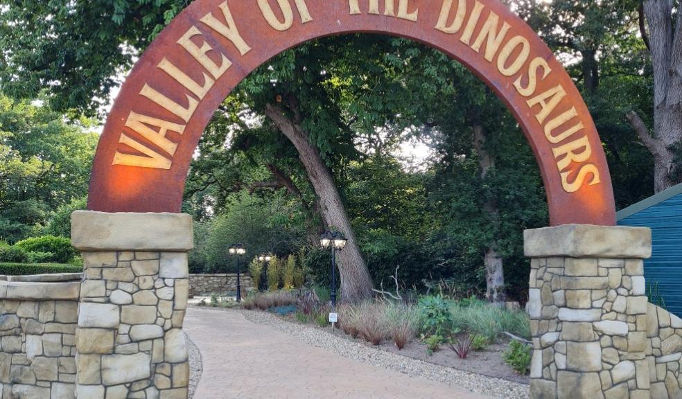 picture of Valley of dinosaurs entrance