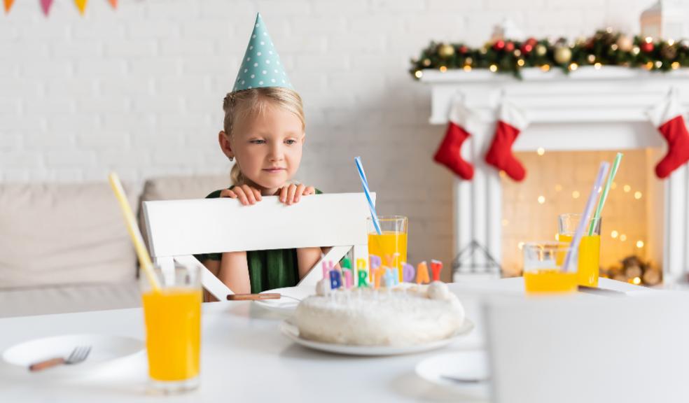 picture of a childs birthday party