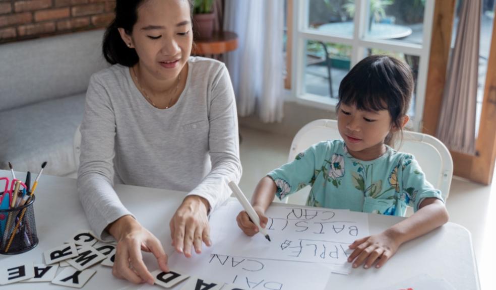 picture of a child learning phonics