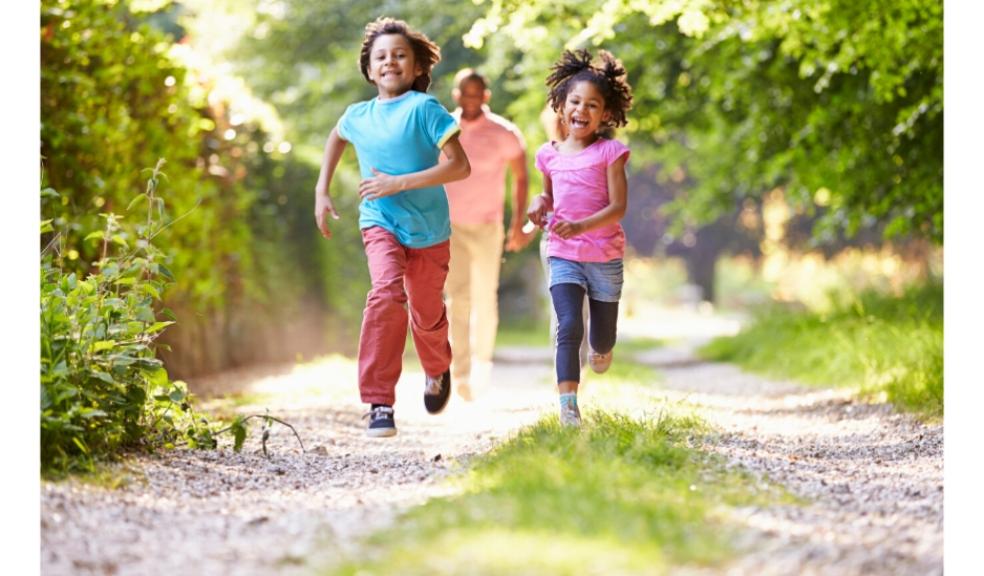 picture of children exercising outside to reduce the risk of diabetes