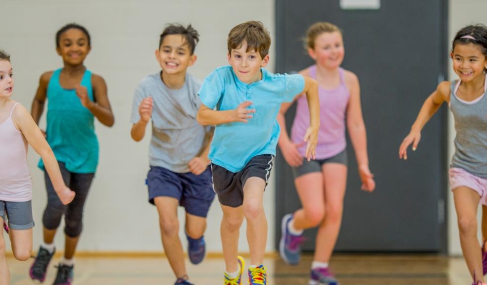 picture of children running