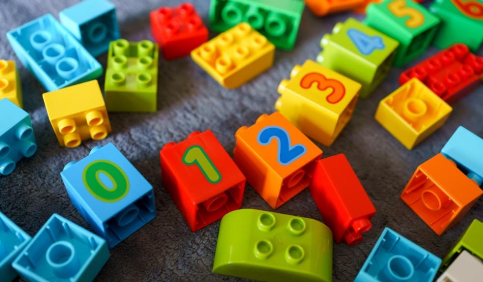 Duplo bricks with numbers on