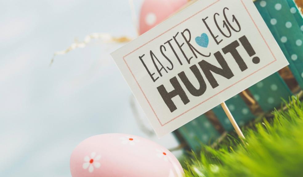 picture of an easter egg hunt sign and easter egg