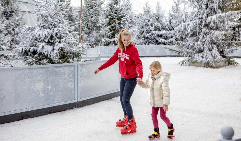 picture of a family at Efteling ice skating