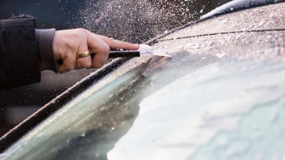 picture of ice on car windscreen