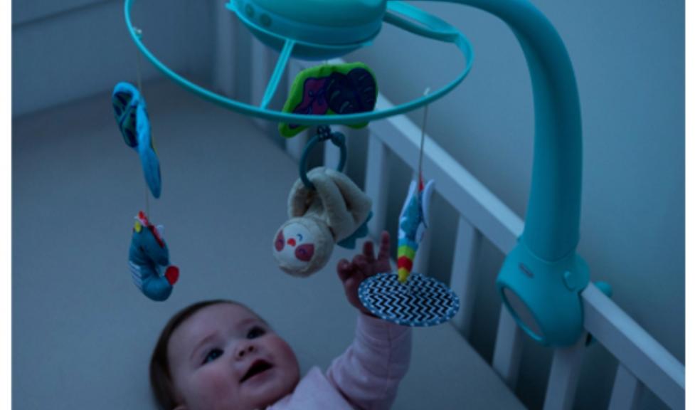 picture of baby with Infantino 3 in 1 projector musical mobile