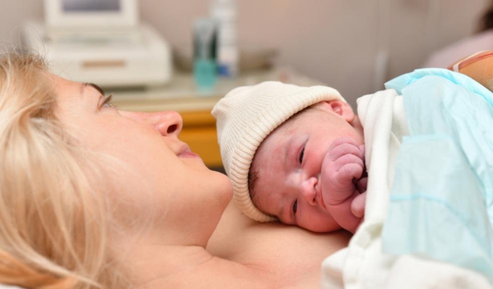 picture of mum and baby having skin to skin