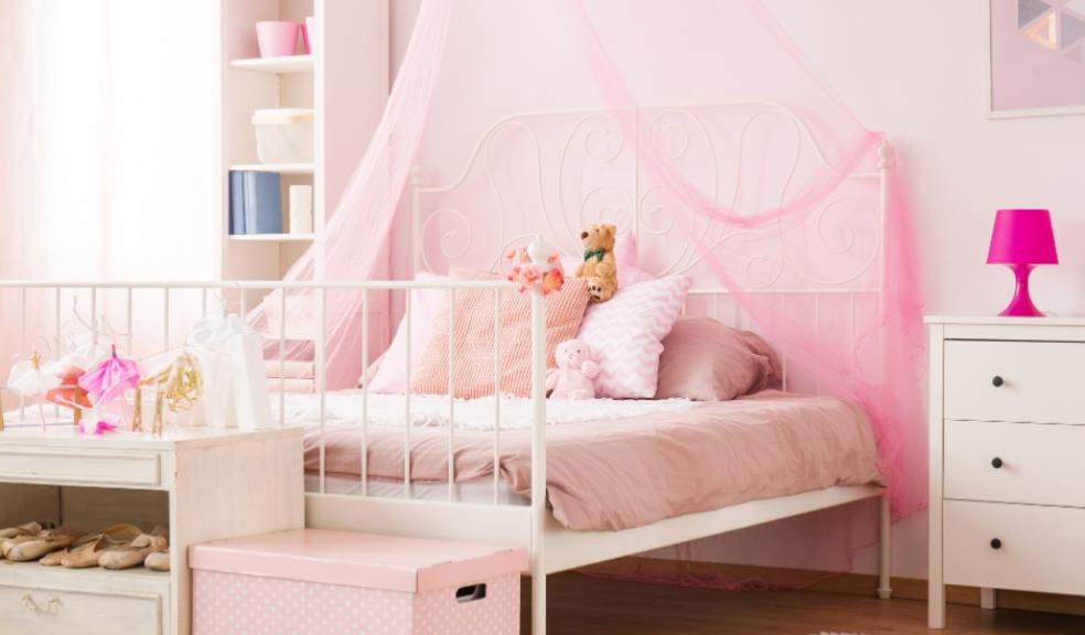 picture of a pink childrens bedroom
