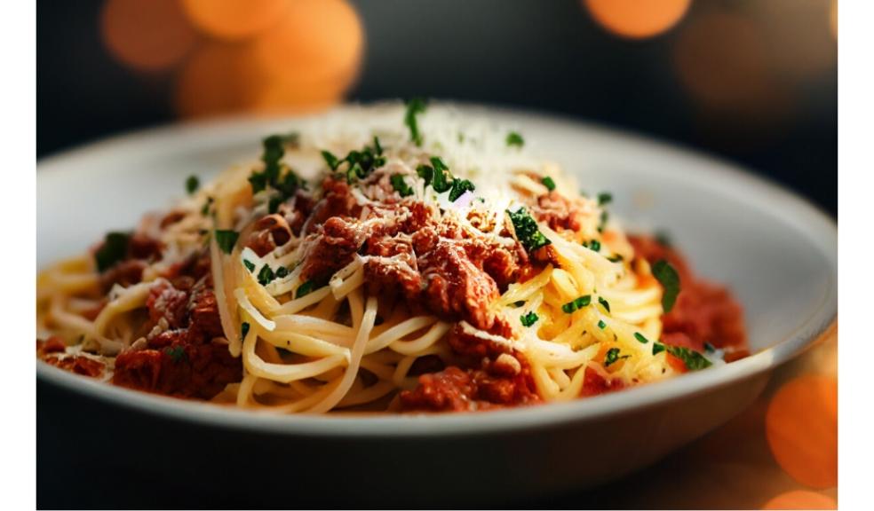 picture of a bowl of spaghettie bolognaise