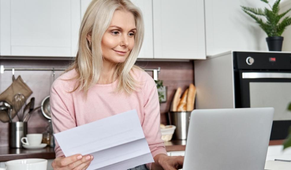 picture of a women at a laptop