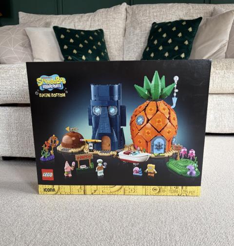 picture of Lego Spongebob squarepants Bikini Bottom Lego set in a family living room