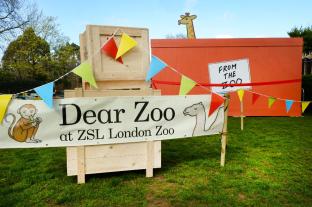picture of a sign for dear zoo at london zoo