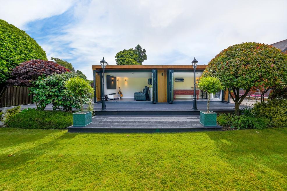 picture of Garden Bar & Games Room