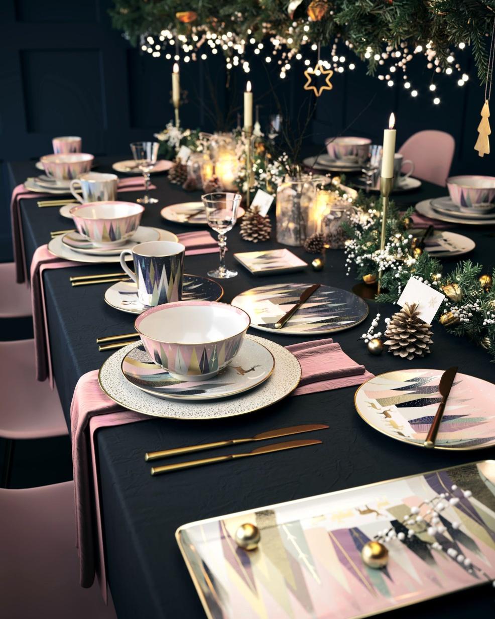 picture of Navy and pink Christmas table decor