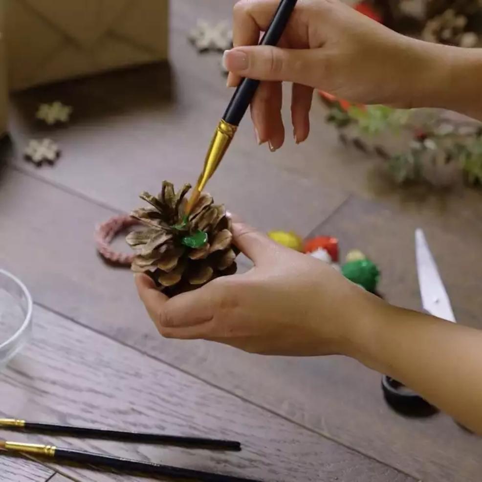 picture of Pinecone craft