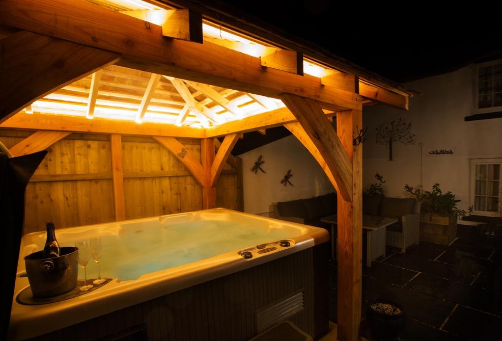 picture of Rose Cottage hot tub