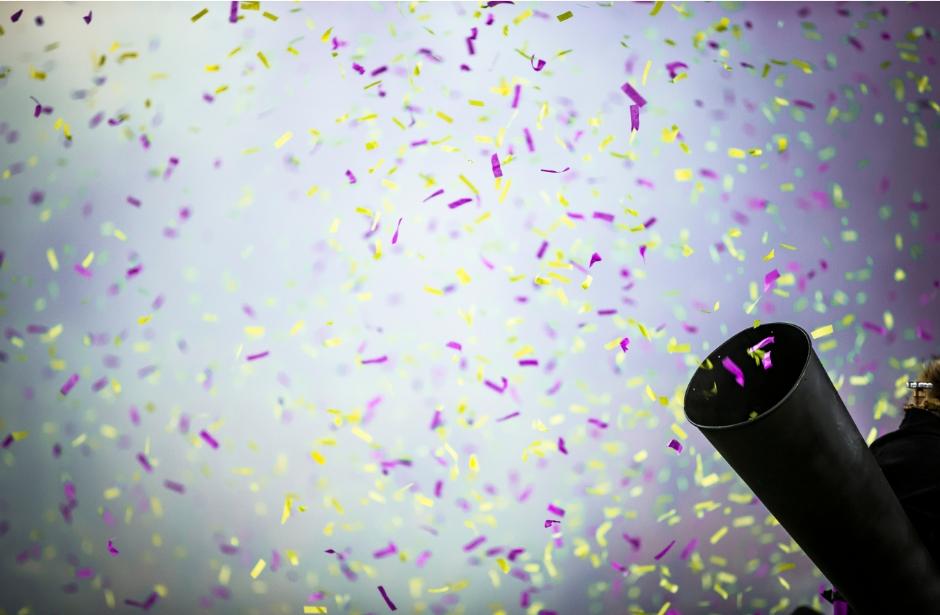 picture of a confetti canon