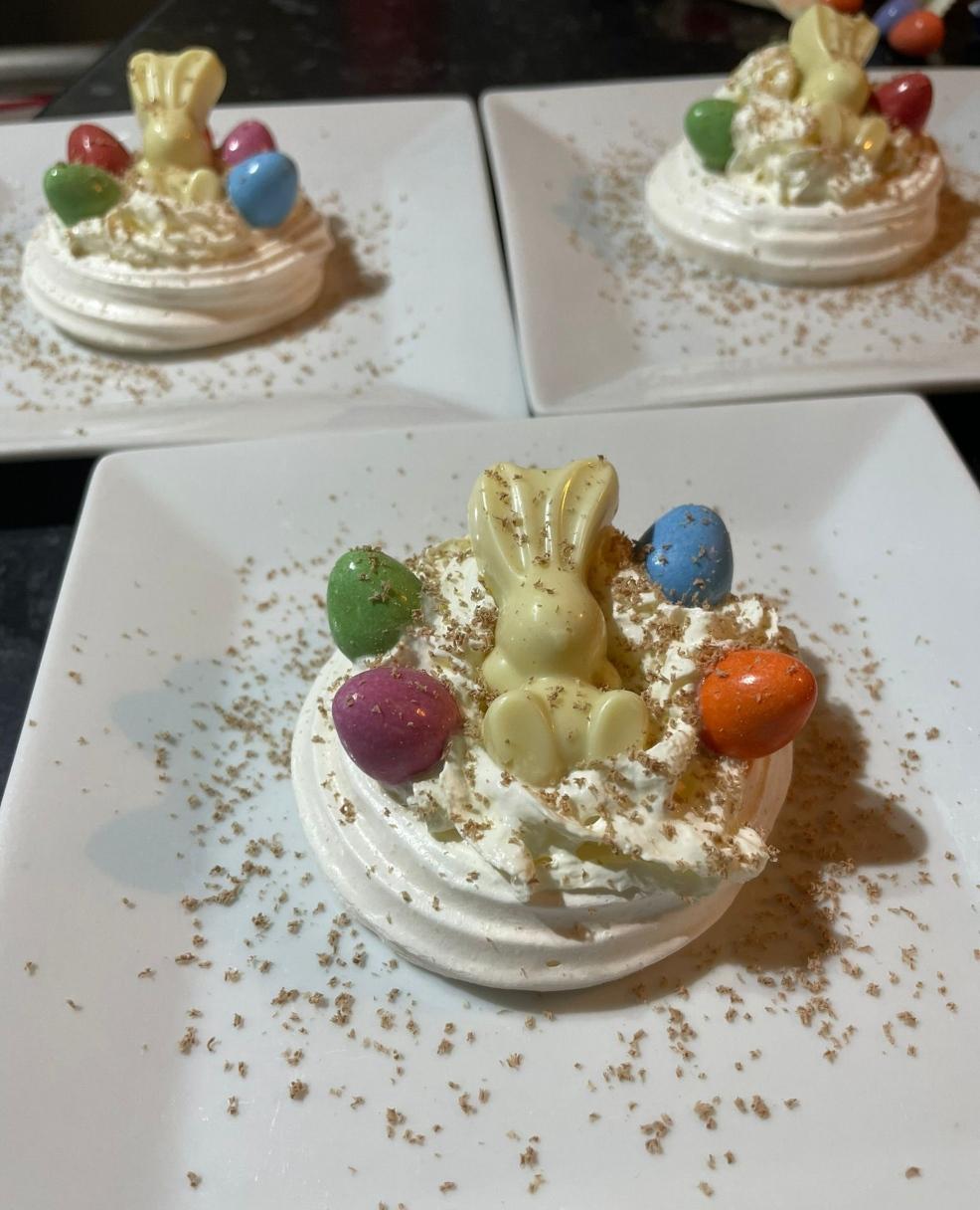 picture of Easter bunny meringue nests