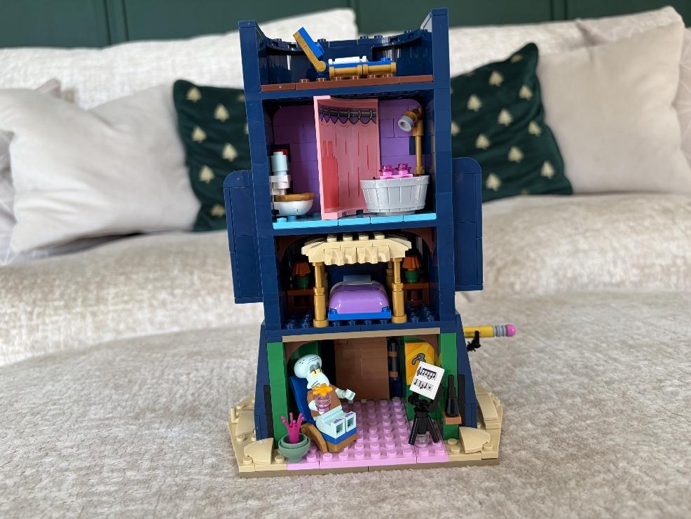 one of the houses from the Lego Spongebob squarepants Bikini Bottom set picture of one of the houses from the Lego Spongebob squarepants Bikini Bottom set
