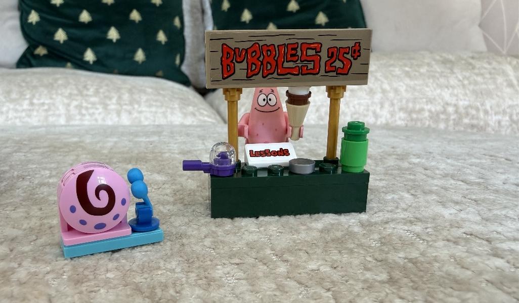 some of the piece from the Lego Spongebob squarepants Bikini Bottom set picture of some of the piece from the Lego Spongebob squarepants Bikini Bottom set