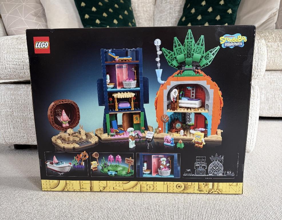 the back of the box of the Lego Spongebob squarepants Bikini Bottom set picture of the back of the box of the Lego Spongebob squarepants Bikini Bottom set