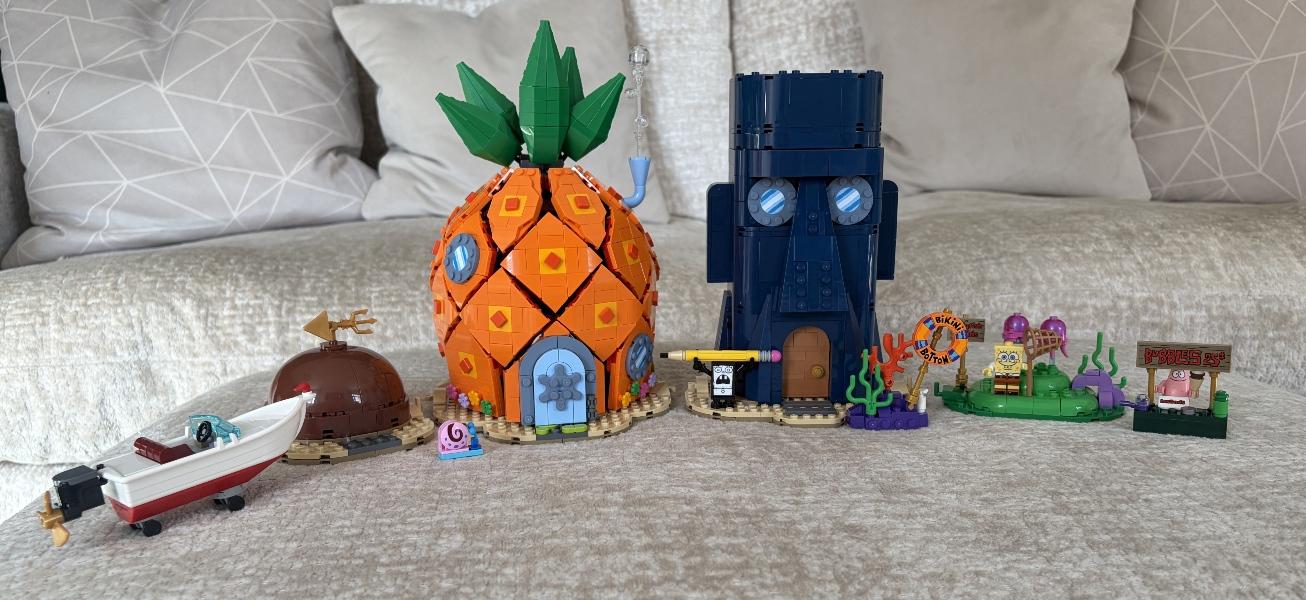 the full Spongebob Squarepants LEGO set for a family review picture of the full Spongebob Squarepants LEGO set for a family review