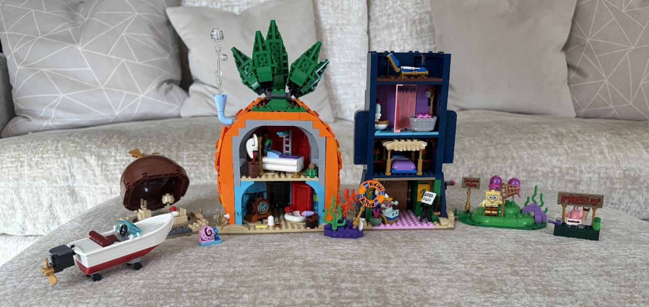 the full Spongebob Squarepants LEGO set for a family review picture of the full Spongebob Squarepants LEGO set for a family review