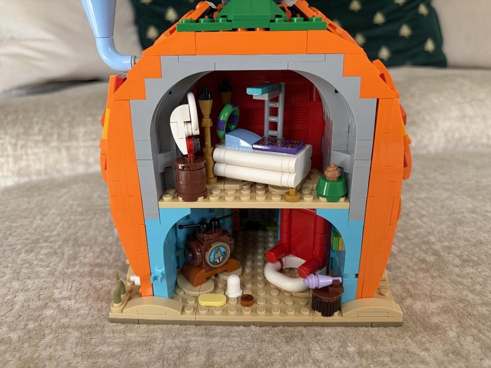 the inside of one of the houses from the Spongebob Squarepants LEGO set picture of the inside of one of the houses from the Spongebob Squarepants LEGO set