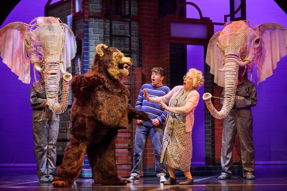 picture of gangsta granny in the theatre