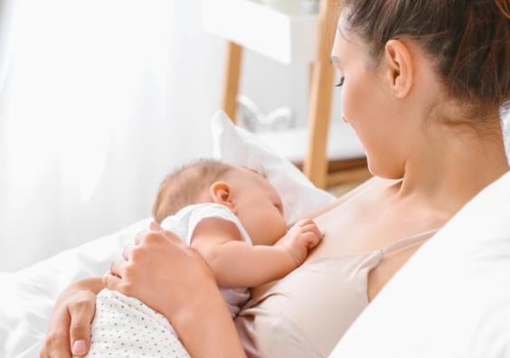 picture of a mum breastfeeding a baby