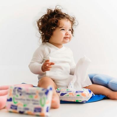 picture of a toddler using Mo and Marine Sensitive Wipes