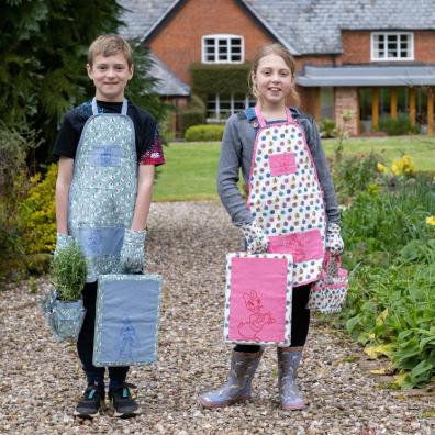 picture of Disney Mickey Mouse And Minnie Mouse Gardening Tool Bag Gift Set