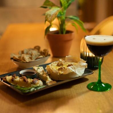 picture of cocktail and food at Martinhal bar