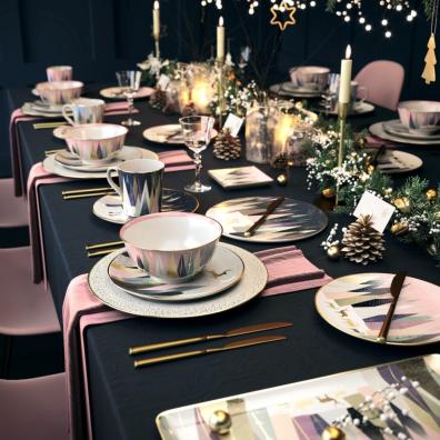 picture of a Navy and pink Christmas table decor