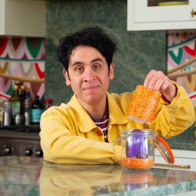 picture of Pete Firman sharing tops on how to hide your easter eggs for a fun hunt