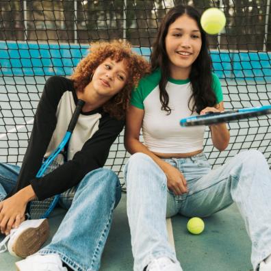 picture of teens playing tennis