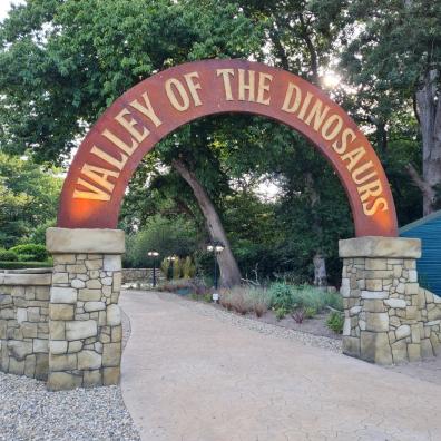 picture of Valley of dinosaurs entrance