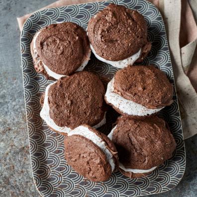 picture of gluten free whoopie cakes