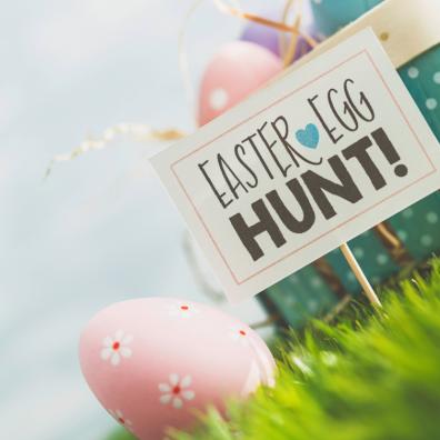 picture of an easter egg hunt sign and easter egg