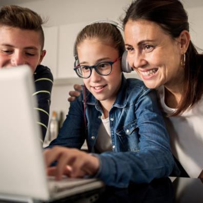 picture of a family on a computer